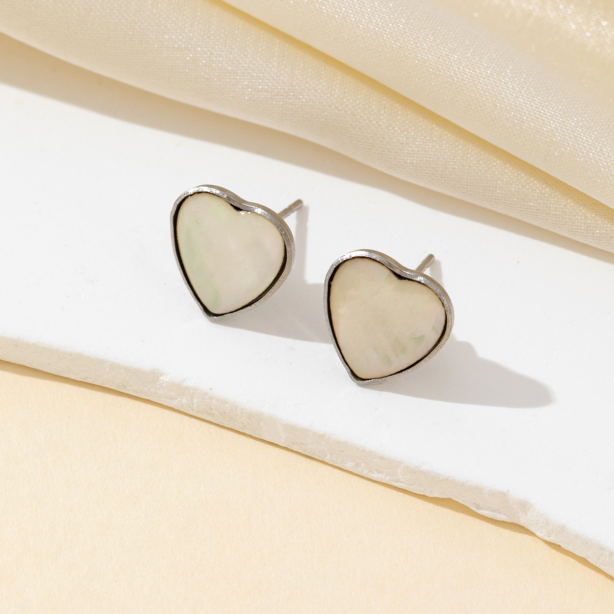 2pcs Natural Shell White Heart - Jewelry Making Place review and price